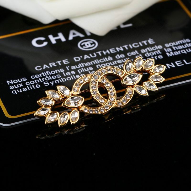 Chanel Brooch 03yxs114